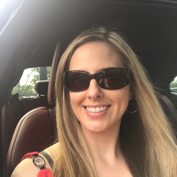 Meet your Posher, Melissa - Picture 1 of 1